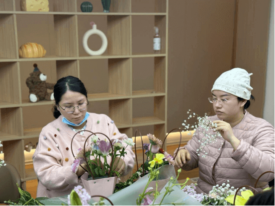 情暖女神节 爱意满月子——淮南市母婴康养中心举办女神节插花主题活动316