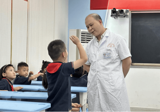 院网站-守护微笑，从“齿”开始——市妇幼保健院开展健康科普进校园活动355