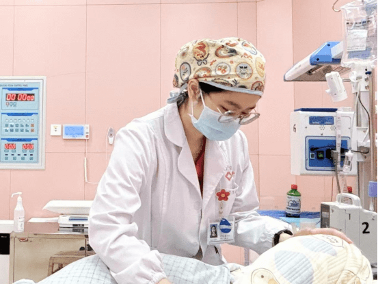 院网站-“脐带双结”有惊无险 “元旦宝宝”平安降生284