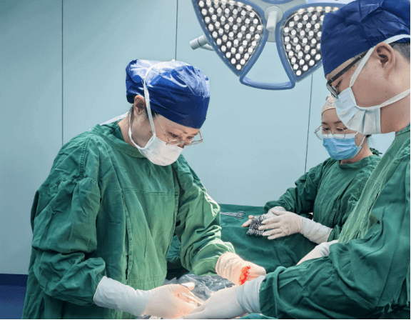 院网站-一场紧急救治，缘于助产士门诊的一次问诊——市妇幼保健院成功救治一例孕晚期卵巢蒂扭转孕妇781