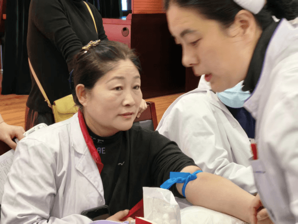 院网站-热血江淮我带头 履职担当显初心——淮南市妇幼保健院组织开展无偿献血活动806