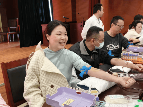 院网站-热血江淮我带头 履职担当显初心——淮南市妇幼保健院组织开展无偿献血活动810