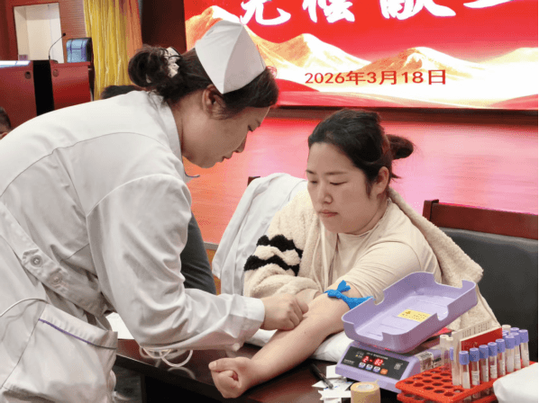 院网站-热血江淮我带头 履职担当显初心——淮南市妇幼保健院组织开展无偿献血活动812