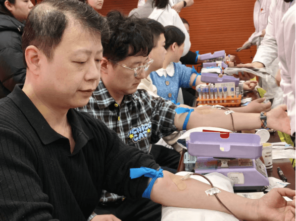 院网站-热血江淮我带头 履职担当显初心——淮南市妇幼保健院组织开展无偿献血活动824