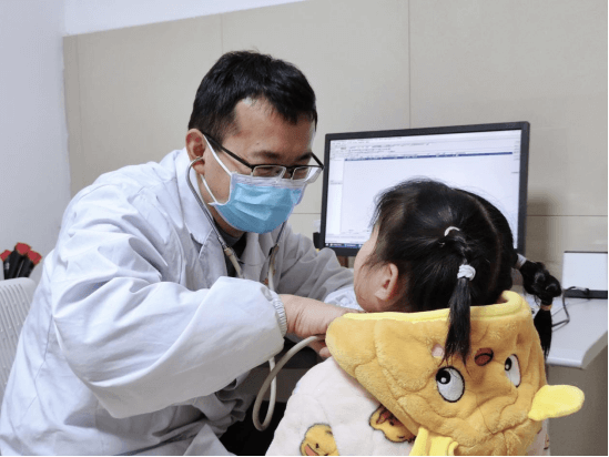 “百城千院万家妇幼健康服务行动-淮南站”儿童生长发育义诊活动在市妇幼保健院举行662